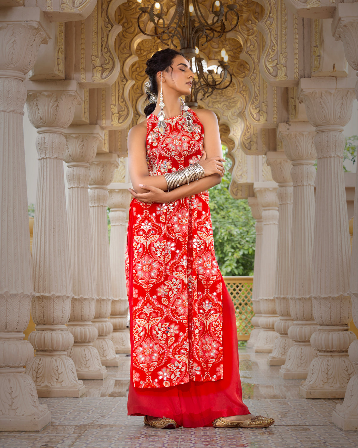 INDU RED (SLEEVELESS)
