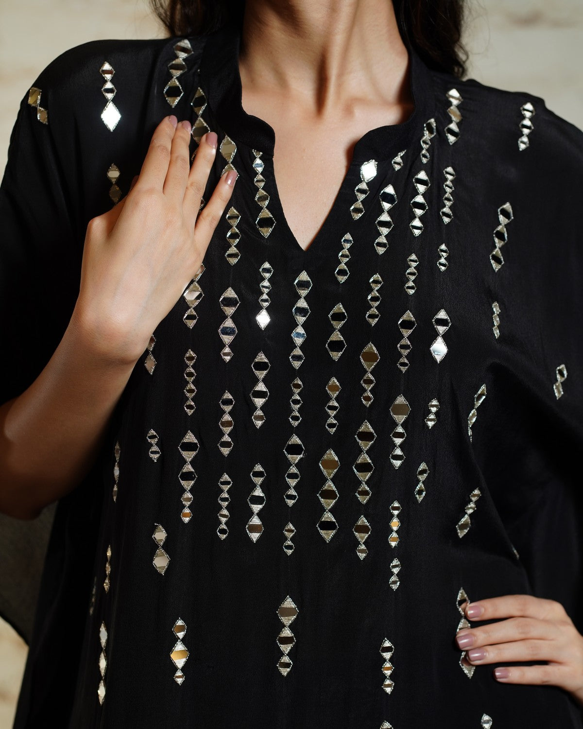 NAFISA - BLACK