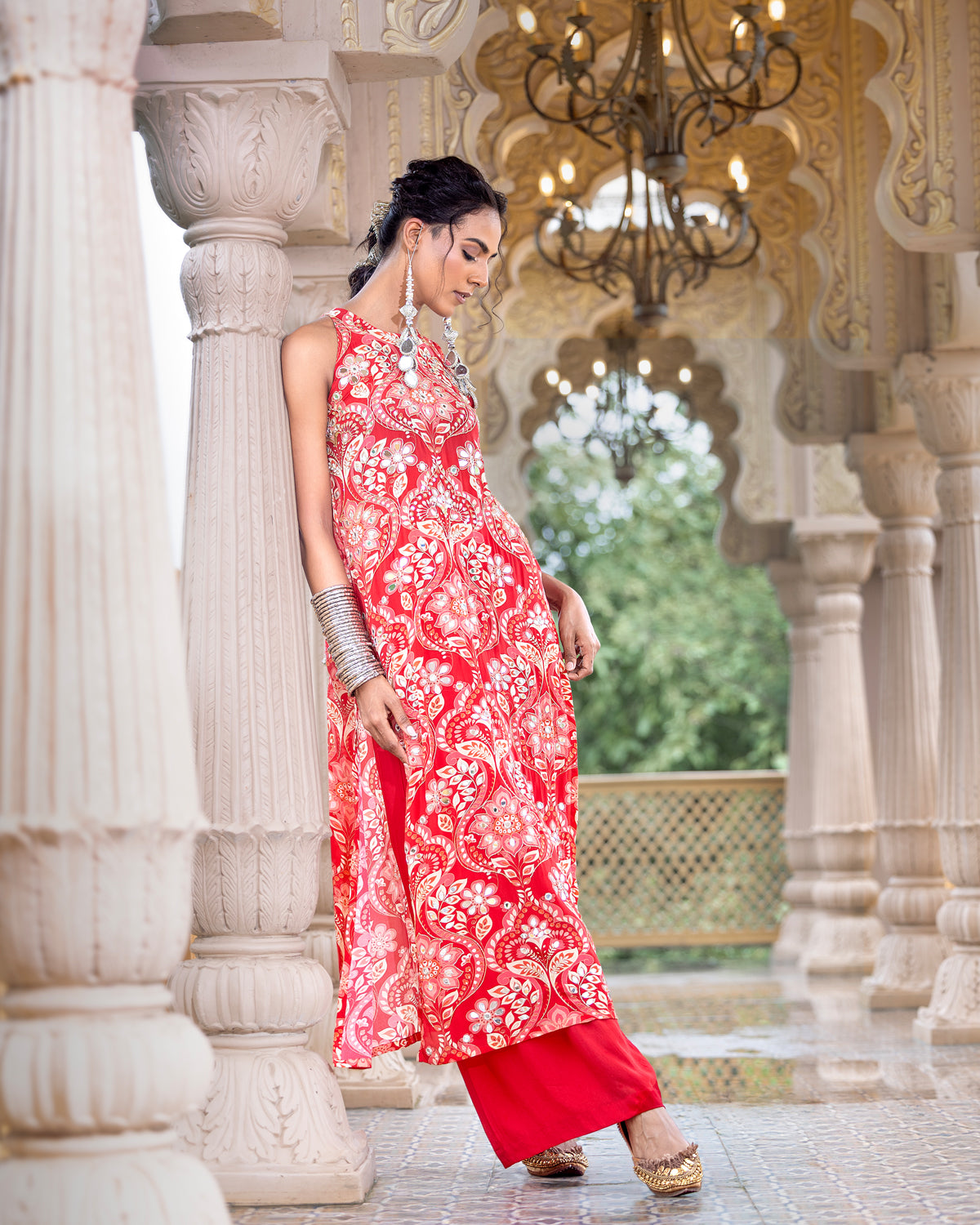 INDU RED (SLEEVELESS)
