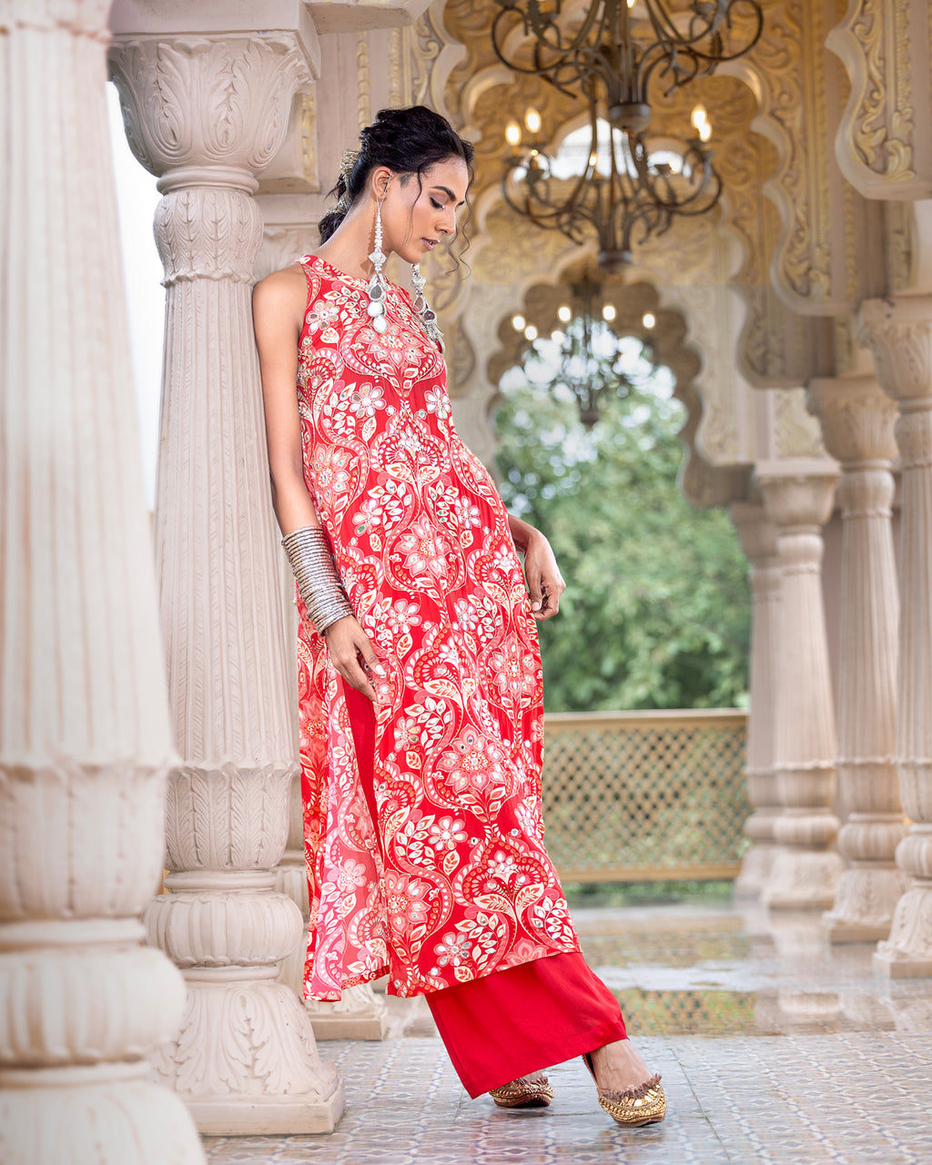 INDU RED (SLEEVELESS)