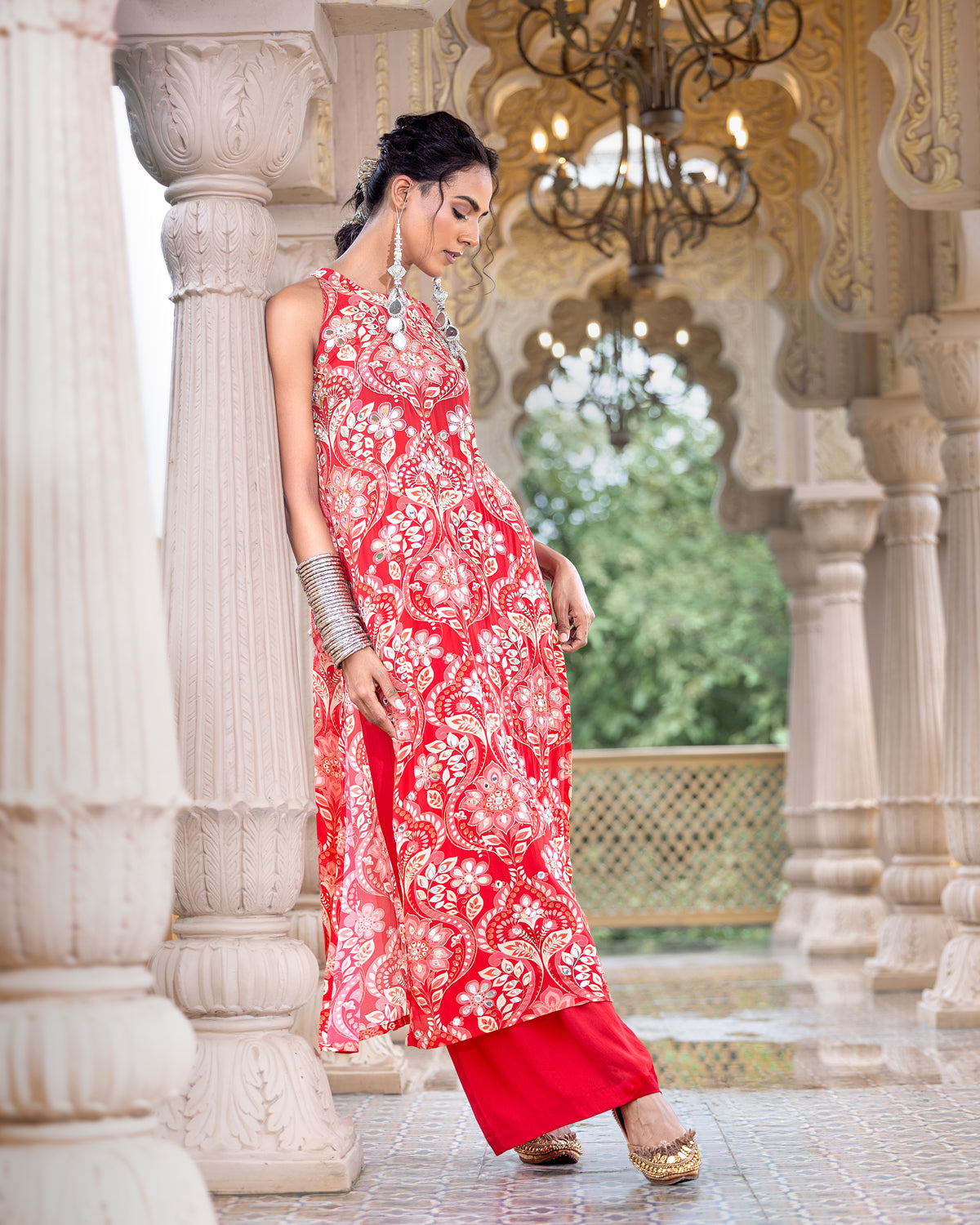 INDU RED (SLEEVELESS)